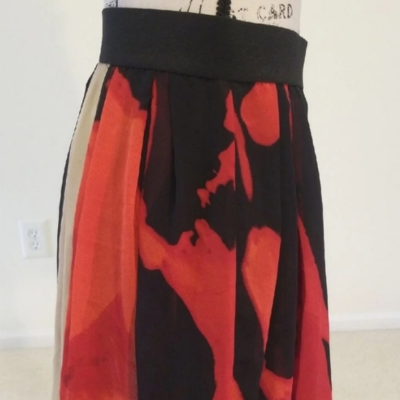 Vince Camuto flirty skirt - Picture 4 of 7